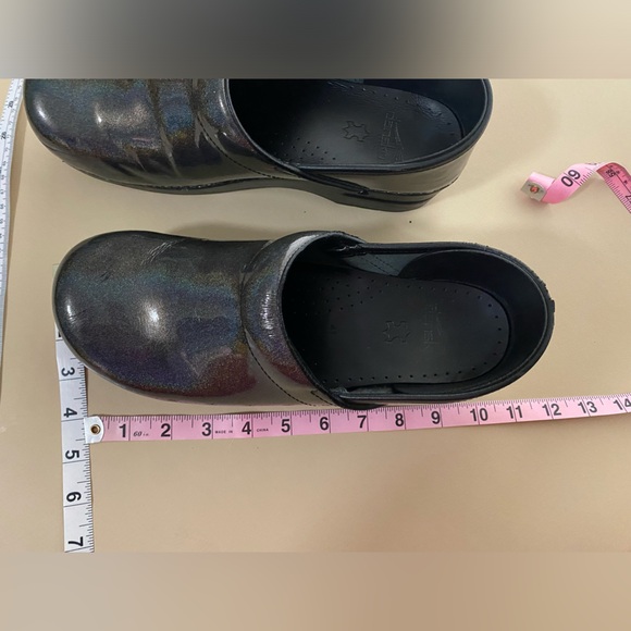 Dansko metallic clogs- like new - Picture 5 of 5